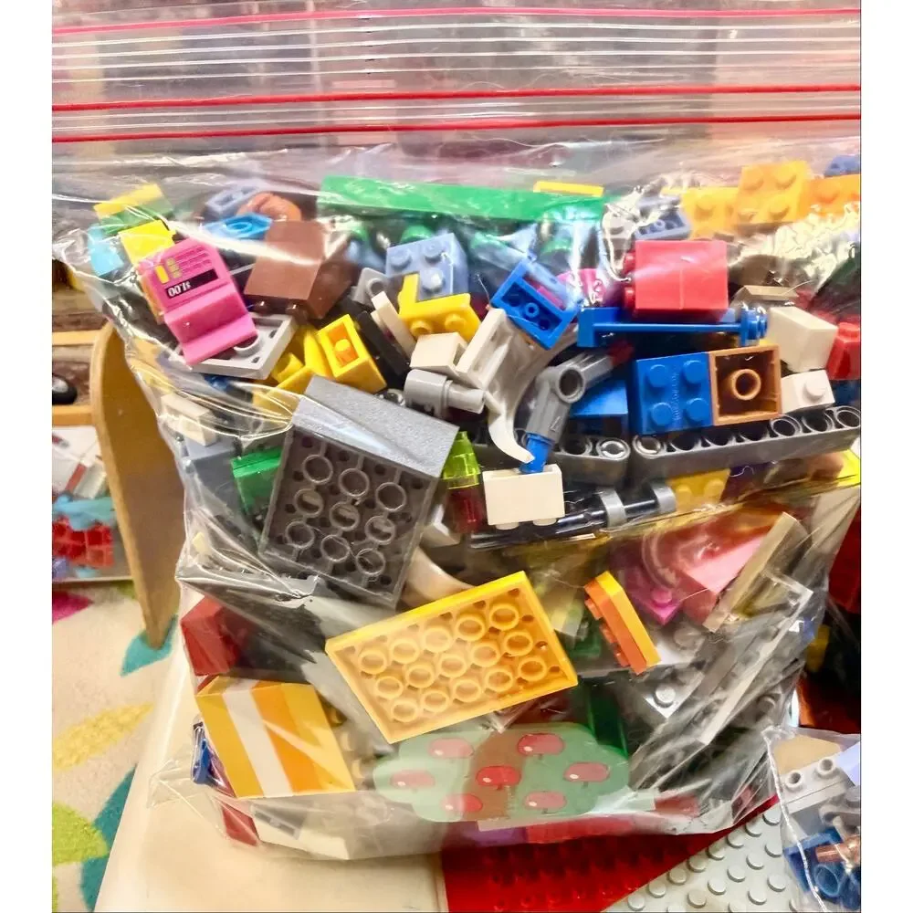 Mixed Lego brand Lego’s almost 10lbs loose blocks